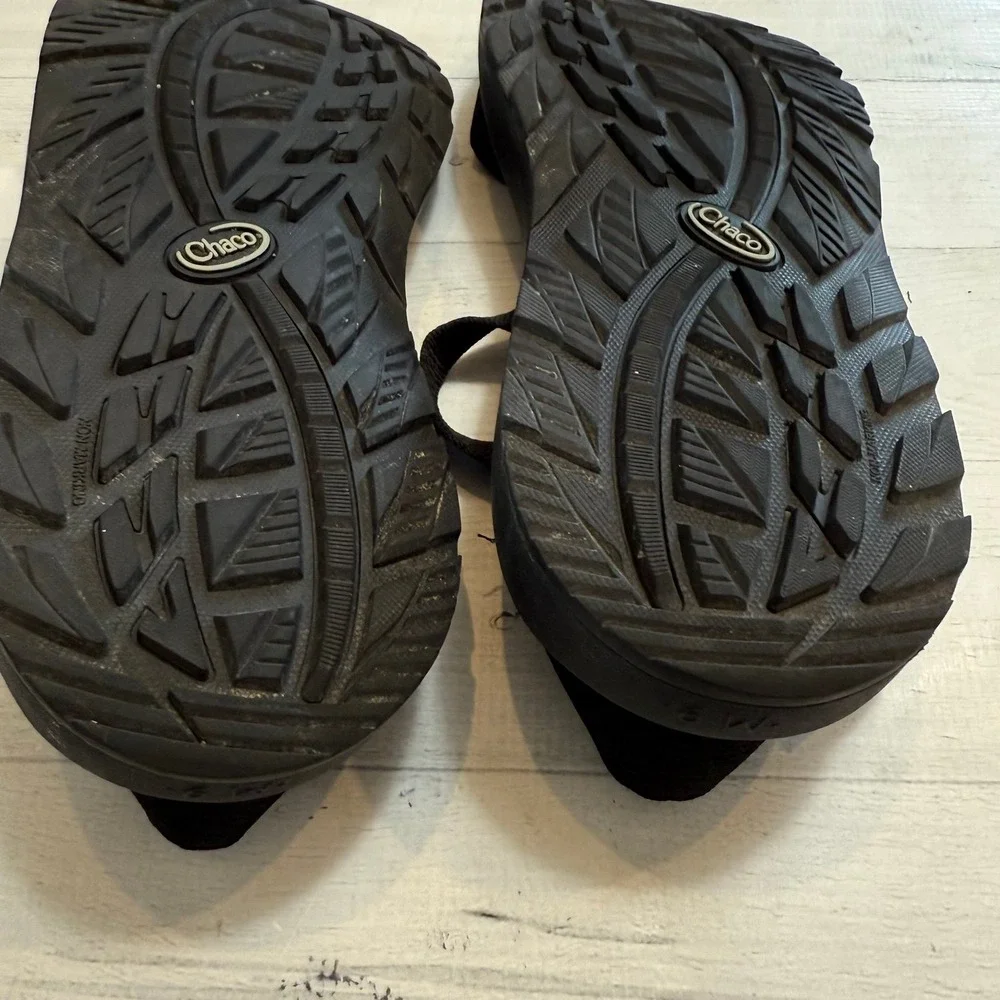 Chaco men's black‎ classic strappy sandals size 9